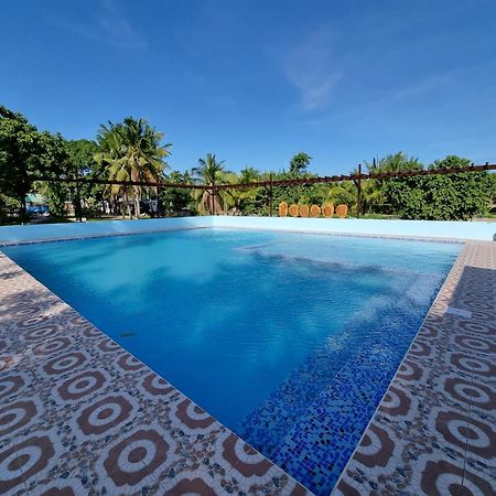 Yemaya De Laiya Powered By Cocotel Batangas Екстер'єр фото
