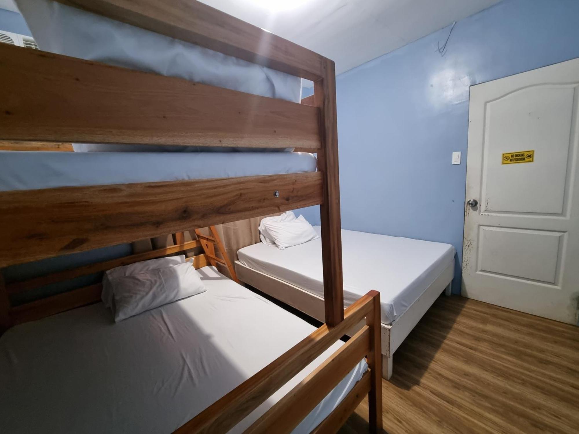 Yemaya De Laiya Powered By Cocotel Batangas Номер фото